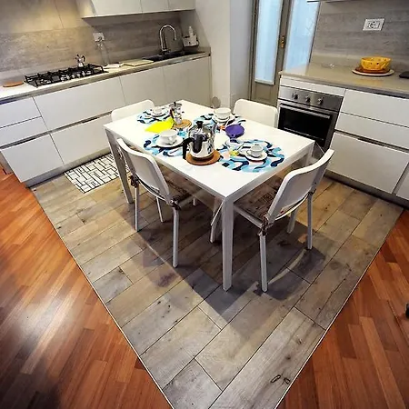 Apartment Loft Barbaroux Al Quadrilatero By Wonderful Italy